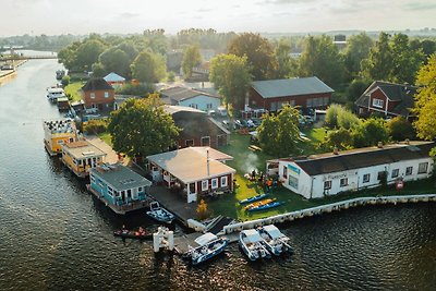 Hausboot - fest vertäut in Anklam 2