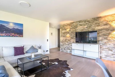 Ferienwohnung mit Bergblick, Parkplatz und...