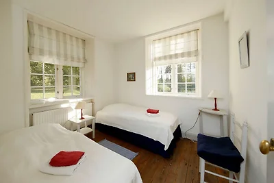 Herrenhaus - rechter Seitenflügel - Wohnung 1