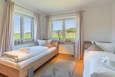 Ferienwohnung mit Bergblick, Parkplatz und...