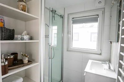7. Schwimmendes Ferienhaus Neptun