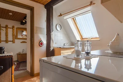 Ferienwohnung im DG mit Terrasse im Garten
