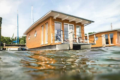 Casa su barca Vacanza single Krummin