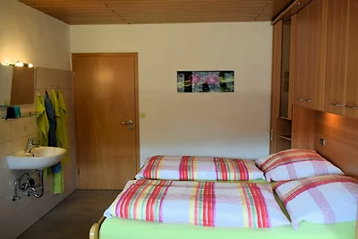 Doppelzimmer mit Balkon (Etagendusche/WC)