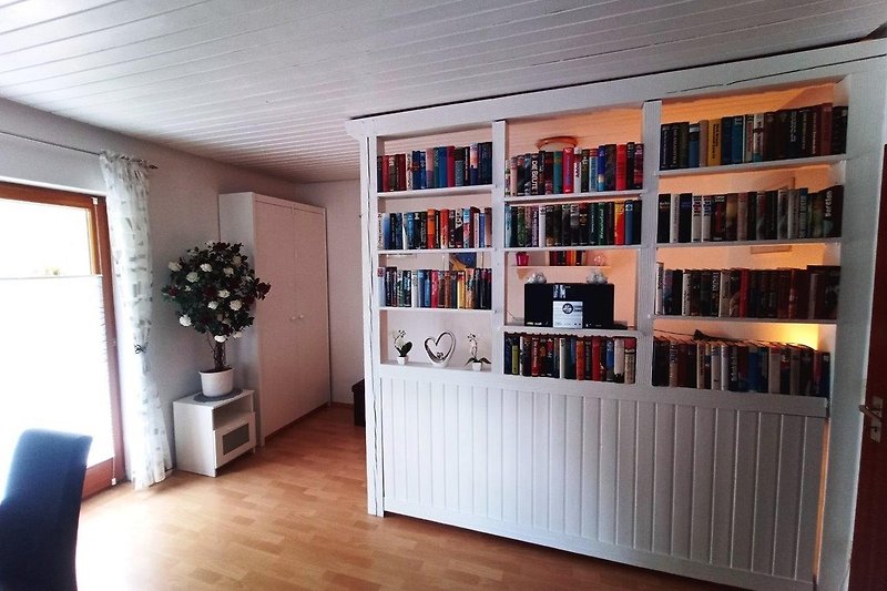 Bücherwand Wohnzimmer