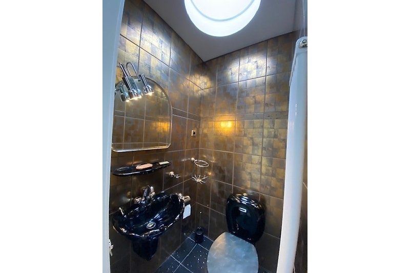 Luxuriöses Haus mit Gäste-WC, Lichtkuppel