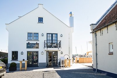 Luxuriöses Haus in Wasser (8 p.)
