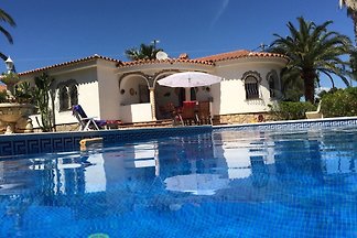 Domek letniskowy Holiday house with pool Castillano