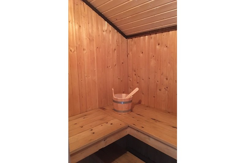 Sauna, 2 Personen können bequem liegen