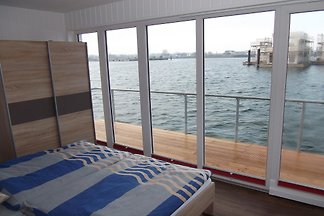 Luxus Swimming Lounge