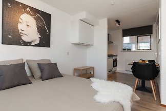 Moment at Sea, Deluxe Studio