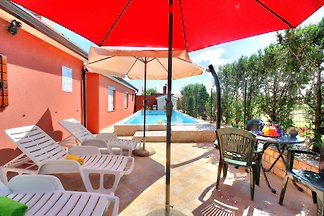Ferienhaus Melita mit Pool