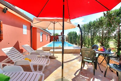 Ferienhaus Melita mit Pool