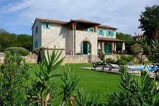 Istrische Villa mit Pool, Meerblick