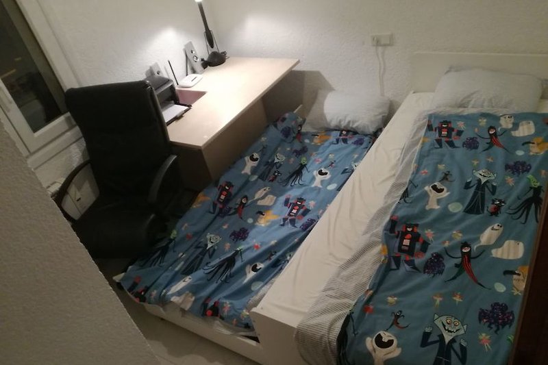 Pokój dziecięcy / pokój jednoosobowy / biuro z rozłożonym 2. łóżkiem