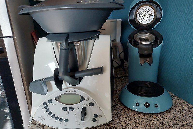 Gehört u.a. zu unserer Küchenausstattung: Thermomix und Senseo-Kaffeepadmaschine