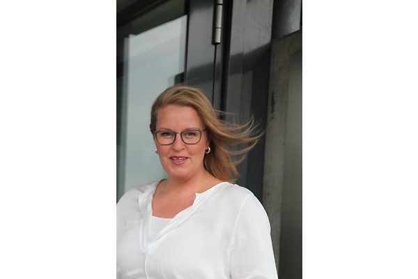 Frau E. Losch Frau E. Losch