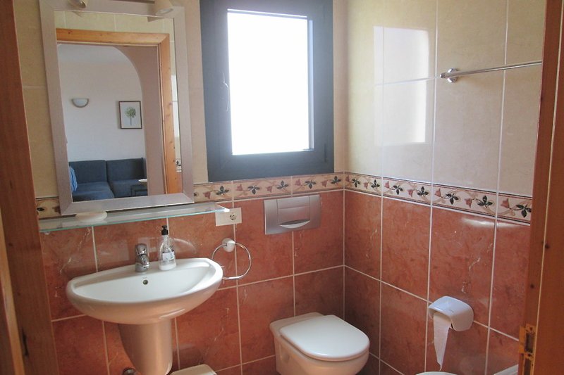 Bathroom with shower tray