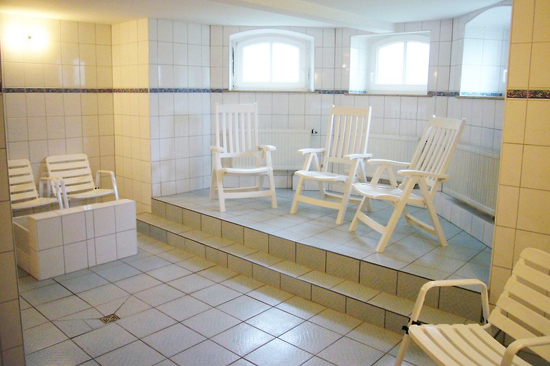 The relaxation area in the sauna.