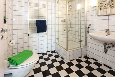 Haus Karoline, Das schöne Leben