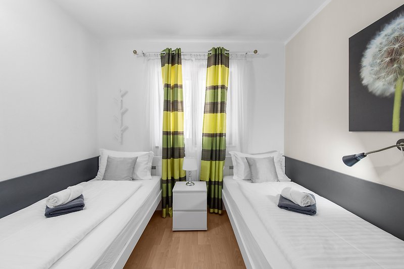 Gemütliches Schlafzimmer kann auch als Doppelbett sein