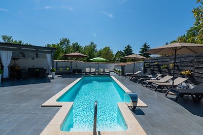 Felix mit beheiztem Pool, Jacuzzi