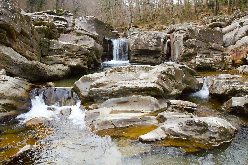 Wasserfall in malerischer Berglandschaft. Natur pur! 35 Minuten + 10 zu Fuß