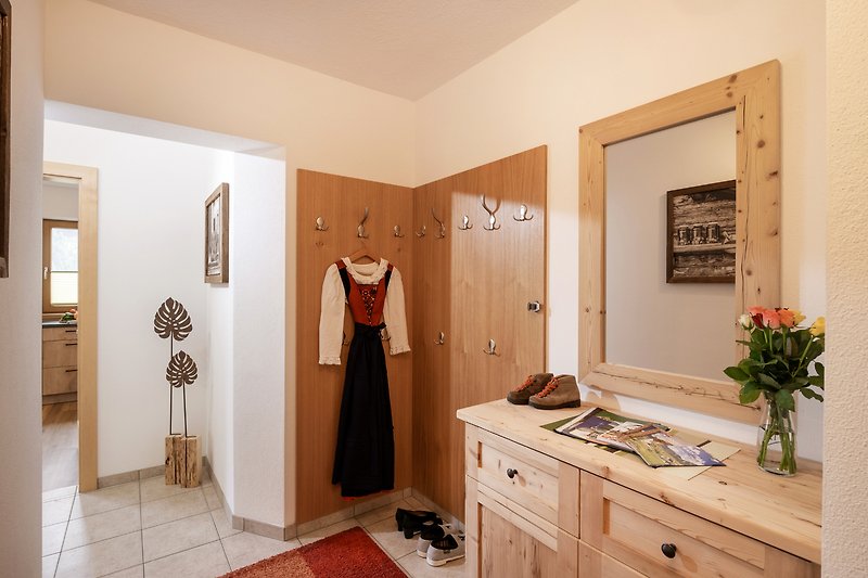 Stilvoll eingerichtetes Haus mit viel Platz und Stauraum für jedes Kleidungsstück.