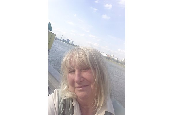 Frau E. Sager Frau E. Sager