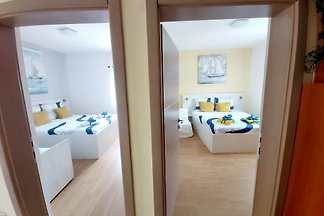 Holiday House Ivona with pool
