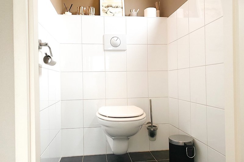 OK35-Separate Toilette