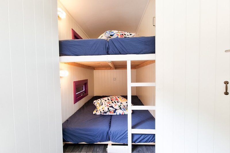 SE01 Kinderzimmer mit Doppelstockbett