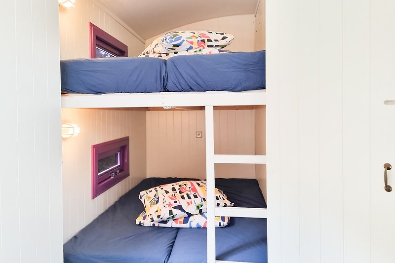 SE01 Kinderzimmer mit Doppelstockbett