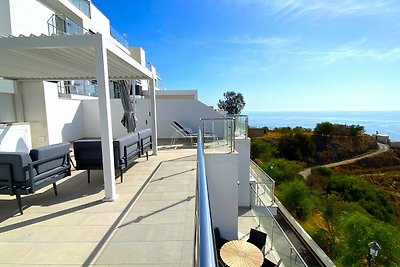 Penthouse Balcon del Mar 121 by Casasol