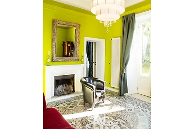 PALAZZO VALENTINO *****