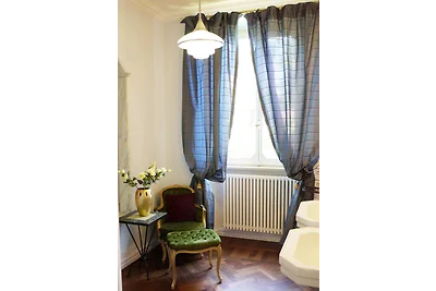 PALAZZO VALENTINO *****