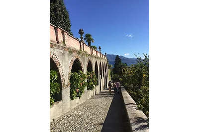 PALAZZO VALENTINO *****