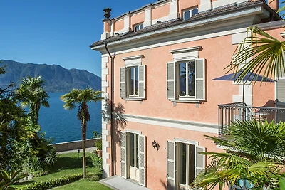 PALAZZO VALENTINO *****