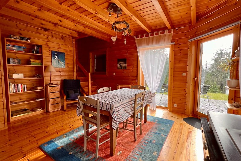 Holzmöbel, Fenster, Pflanze, Tisch, Stuhl, Wohnzimmer.