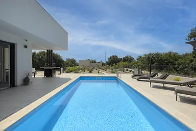 Villa Mayla