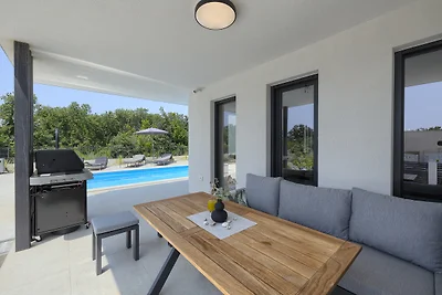 Villa Mayla
