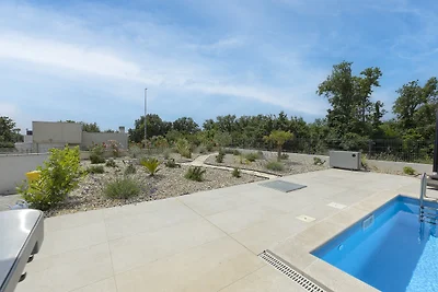 Villa Mayla