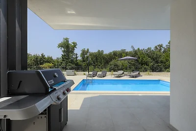 Villa Mayla