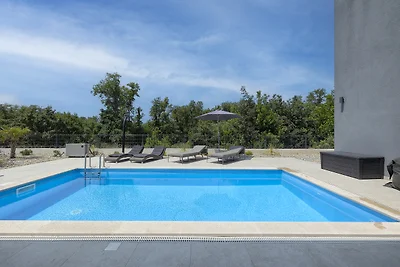 Villa Mayla