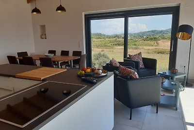 Villa VIO direkt am Meer mit Pool