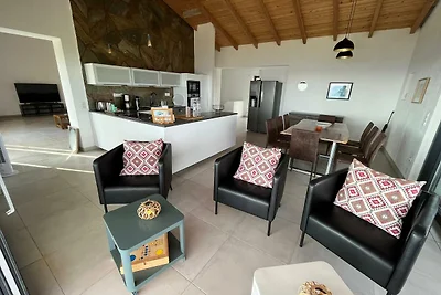 Villa VIO direkt am Meer mit Pool