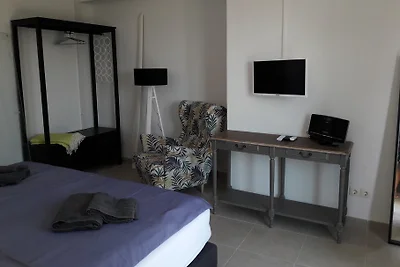 Villa ENA direkt am Meer mit Pool