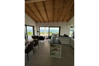 Villa VIO direkt am Meer mit Pool