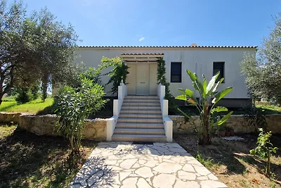 Villa ENA direttamente sul mare con piscina