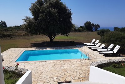 Villa ENA by the sea and Pool - new